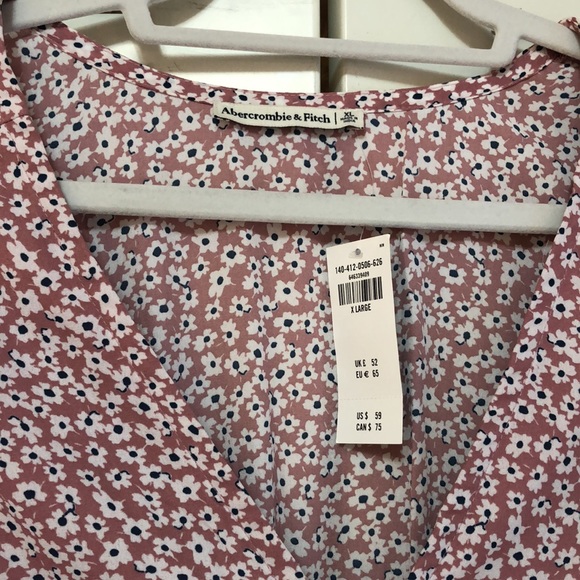 Abercrombie Ditzy Floral Top - Picture 2 of 5